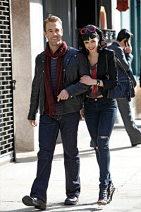James Van Der Beek, Krysten Ritter, Don't Trust the B--- in Apartment 23